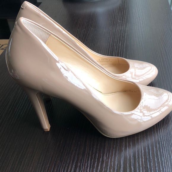 Jessica Simpson pumps - Picture 2 of 5
